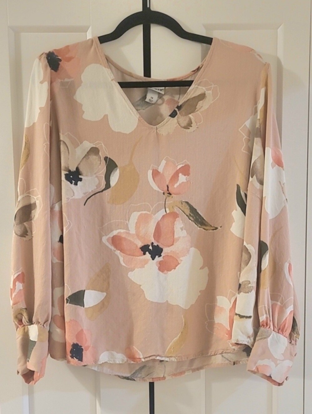 Ava & Viv Blush Floral V-Neck Long Sleeve Top - Picture 2 of 4